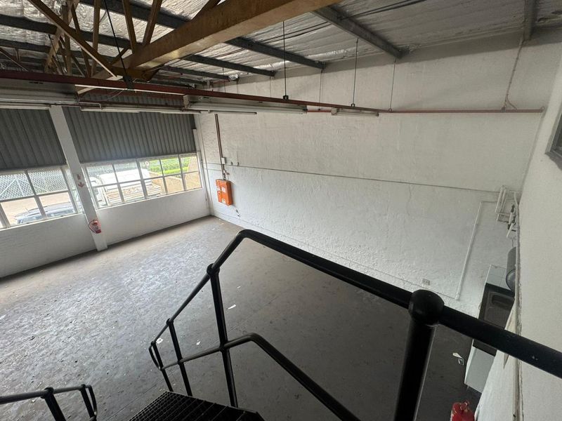 338.75m2 Warehouse To Let, Secure and with N2 Frontage - Photo 8