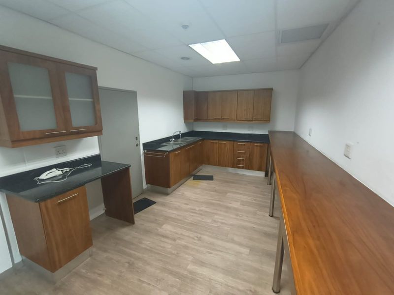 Prime 375m2 Freestanding Office in Secure Riverside Office Park, Immediate Occupation - Photo 9