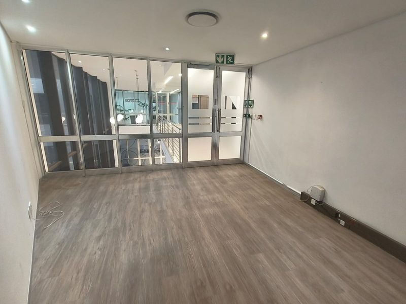 Prime 375m2 Freestanding Office in Secure Riverside Office Park, Immediate Occupation - Photo 7