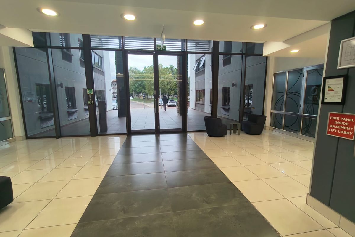 Prime 375m2 Freestanding Office in Secure Riverside Office Park, Immediate Occupation - Photo 4