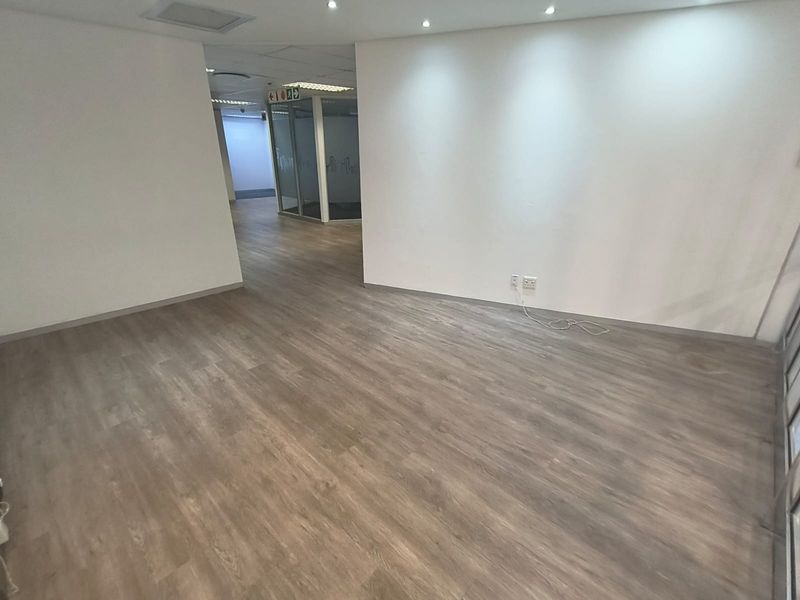 Prime 375m2 Freestanding Office in Secure Riverside Office Park, Immediate Occupation - Photo 10