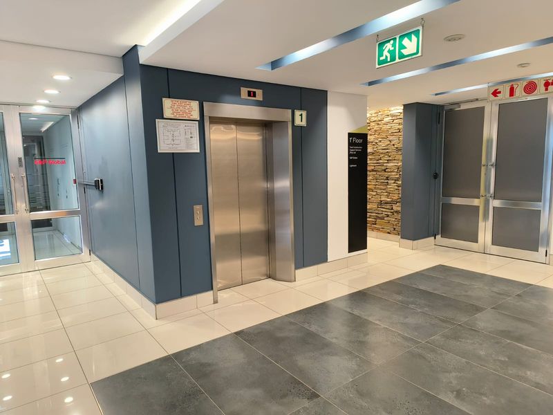 Prime 375m2 Freestanding Office in Secure Riverside Office Park, Immediate Occupation - Photo 5