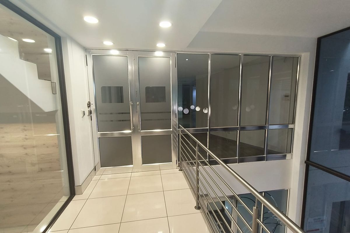 Prime 375m2 Freestanding Office in Secure Riverside Office Park, Immediate Occupation - Photo 2