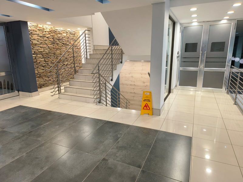 Prime 375m2 Freestanding Office in Secure Riverside Office Park, Immediate Occupation - Photo 3