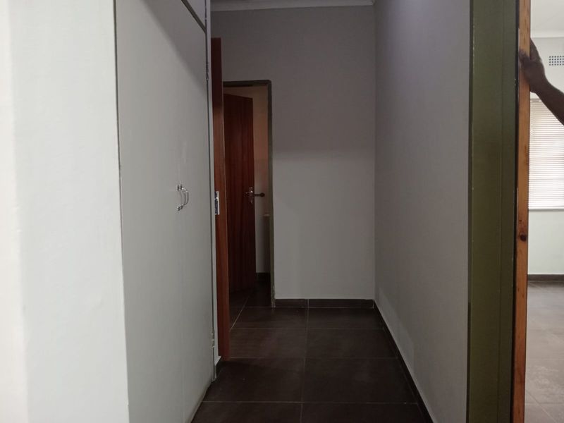 Your Ideal Upper CBD Workspace Awaits - Photo 7