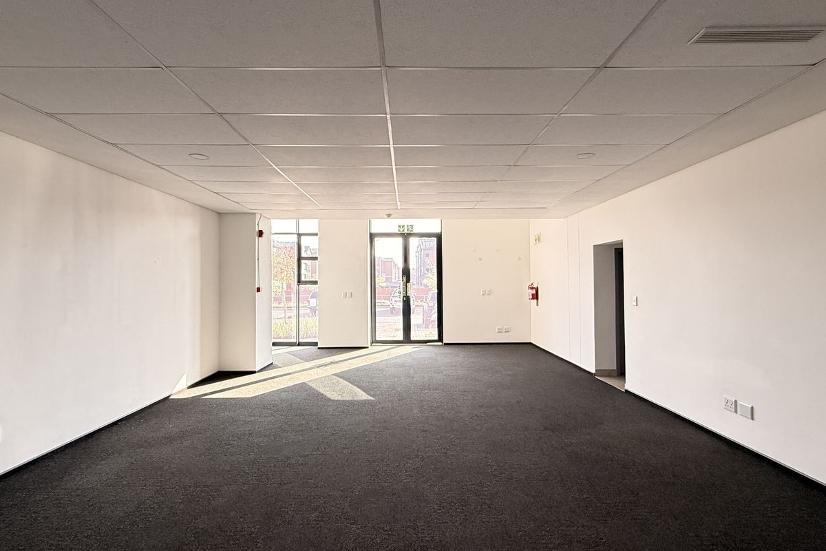 AAA-Grade 1,235m2 High-Clearance Warehouse To Let in Irene, Prime R21 Exposure - Photo 4