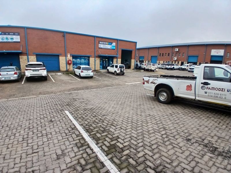 Professional Warehouse at Your Disposal - Photo 3