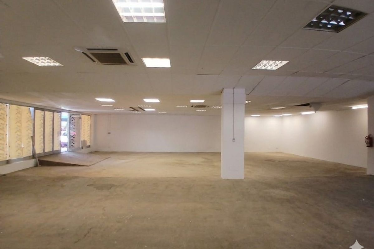 Premium Position for Retail Success - Photo 5