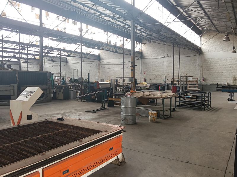 Industrial warehouse for sale - Photo 8
