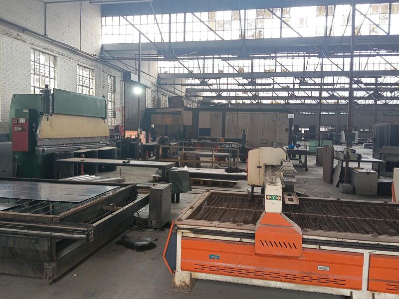 Industrial warehouse for sale - Photo 9