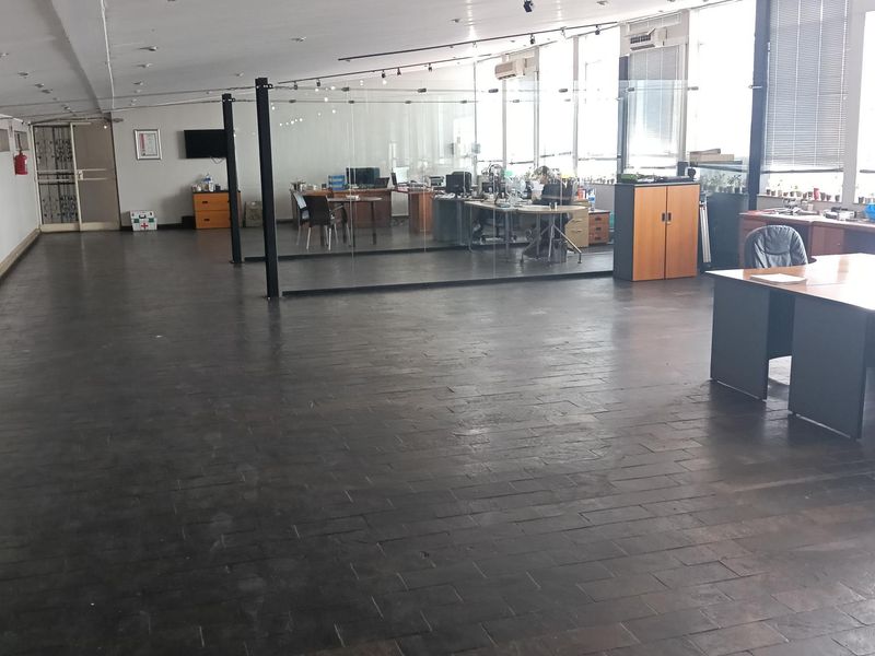 Industrial warehouse for sale - Photo 3