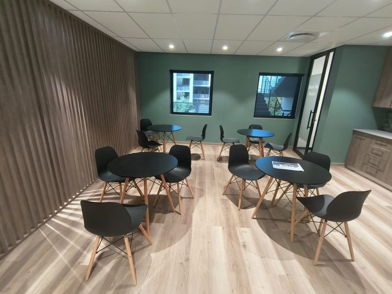 Strategic 116m2 Flexi Office Space To Let in Prime Die Hoewes Business Hub - Photo 5