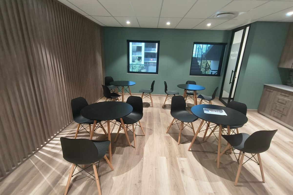 Strategic 116m2 Flexi Office Space To Let in Prime Die Hoewes Business Hub - Photo 5