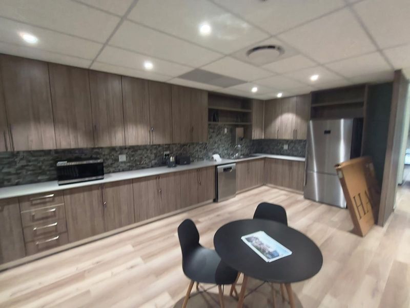 Position Your Business at the Top with a High-Impact 137m2 Office in West End Office Park, Die Hoewe - Photo 6