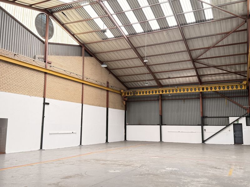 Premium Warehouse Space with Excellent Access, Prime Position in Gateway Industrial Park - Photo 6