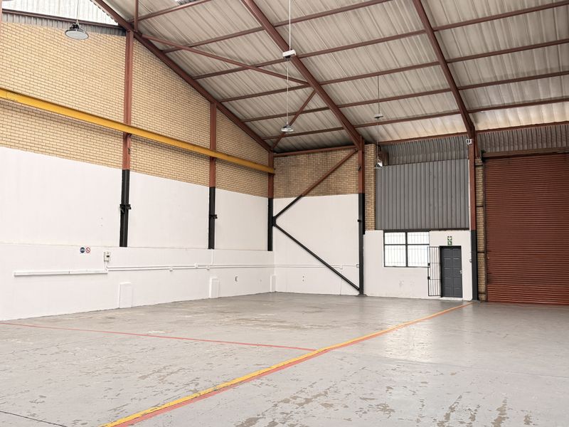 Premium Warehouse Space with Excellent Access, Prime Position in Gateway Industrial Park - Photo 9
