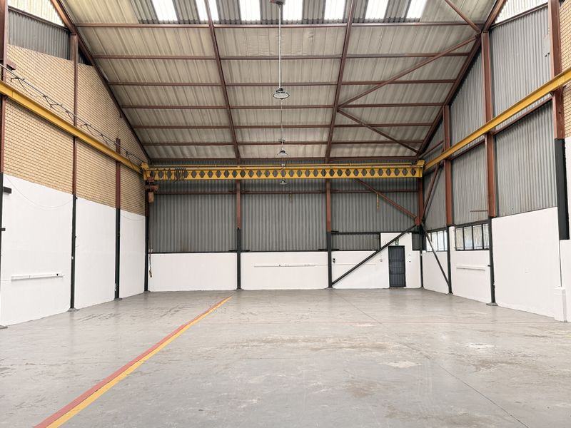 Premium Warehouse Space with Excellent Access, Prime Position in Gateway Industrial Park - Photo 3