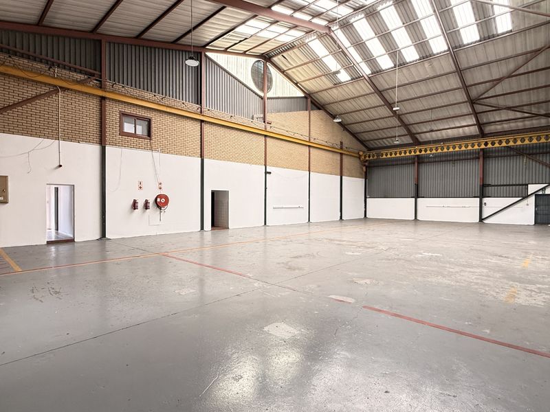Premium Warehouse Space with Excellent Access, Prime Position in Gateway Industrial Park - Photo 5