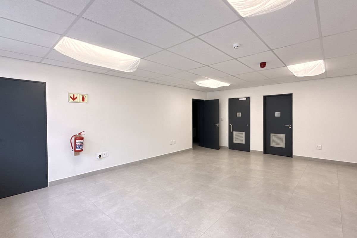 Prime All-Inclusive Warehouse in Silverview Business Park, Strategic Samrand Location - Photo 4