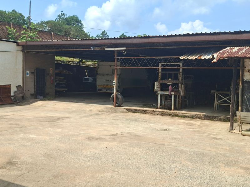 2.7 HACTARE FARM WITH OFFICE AND AMPLE STORAGE OPTIONS- PERFECT FOR LARGE MACHINERY AND TRUCKS - Photo 2