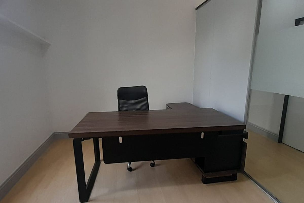Compact High Functioning Workspace Without the Overhead in Midrand - Photo 4