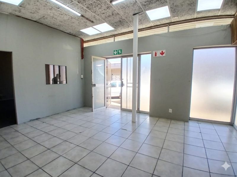 Central Retail Unit with Strong Passing Trade Appeal - Photo 8