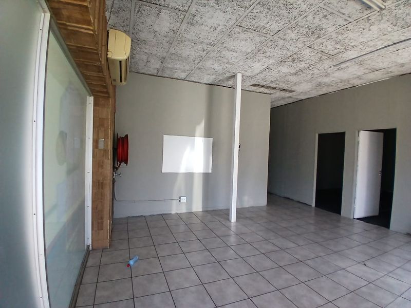 Central Retail Unit with Strong Passing Trade Appeal - Photo 6