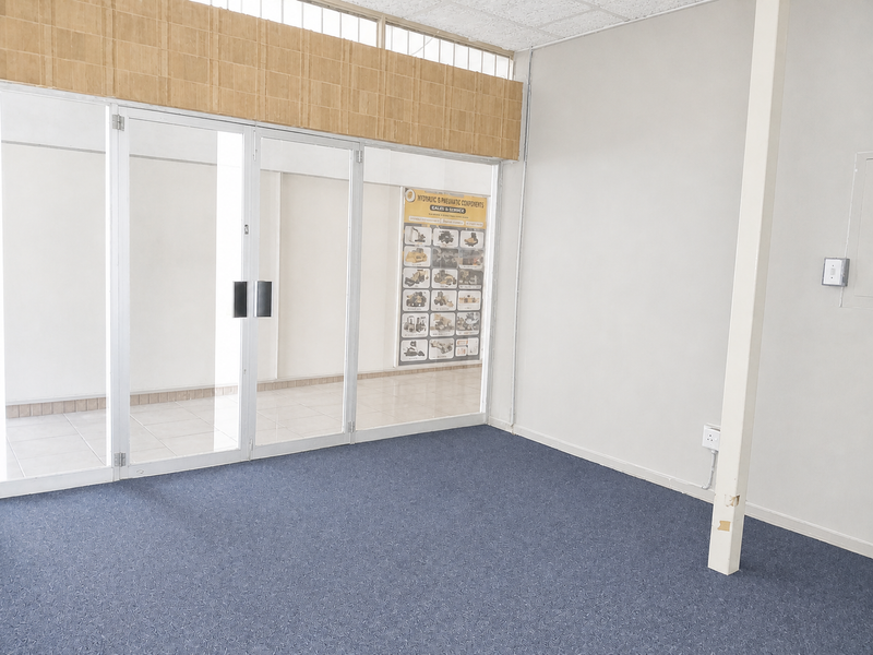 Central Retail Unit with Strong Passing Trade Appeal - Photo 4