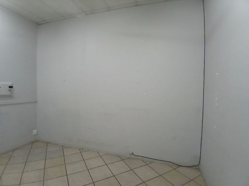 Practical Office Spaces - Photo 7