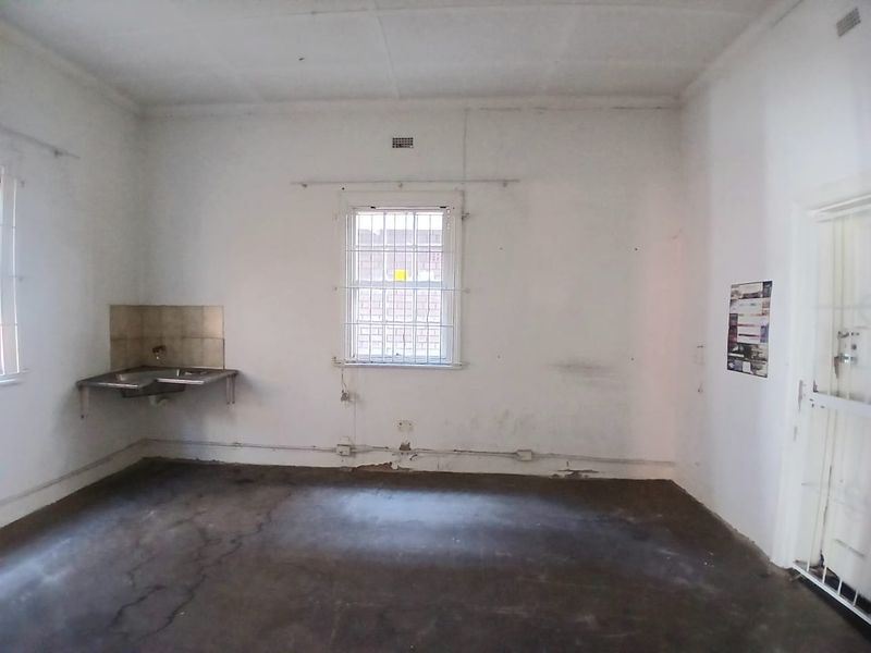 Functional Office Space - Photo 7