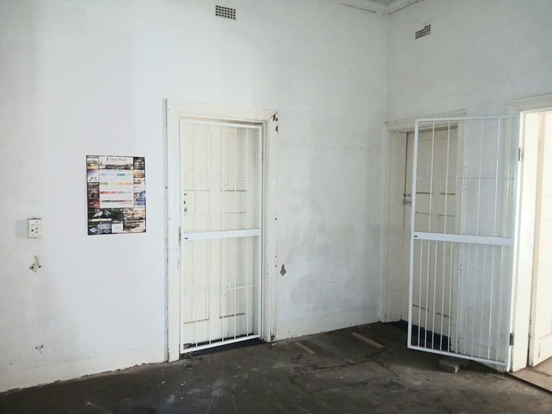 Functional Office Space - Photo 5