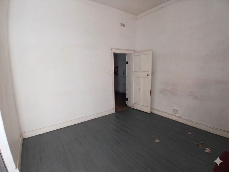 Functional Office Space - Photo 10
