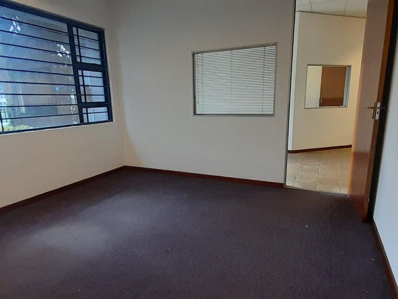 Warehouse and Office Combo Built for Practical Daily Operations, Kyalami - Photo 6