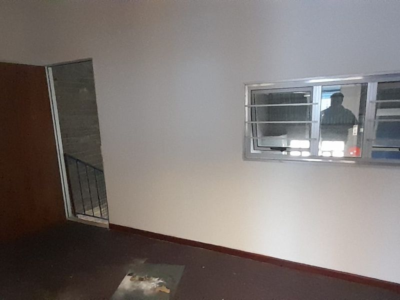 Warehouse and Office Combo Built for Practical Daily Operations, Kyalami - Photo 4
