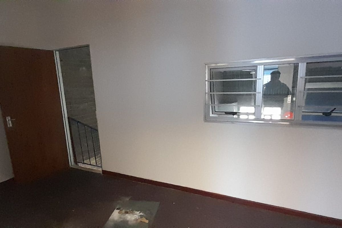 Warehouse and Office Combo Built for Practical Daily Operations, Kyalami - Photo 4