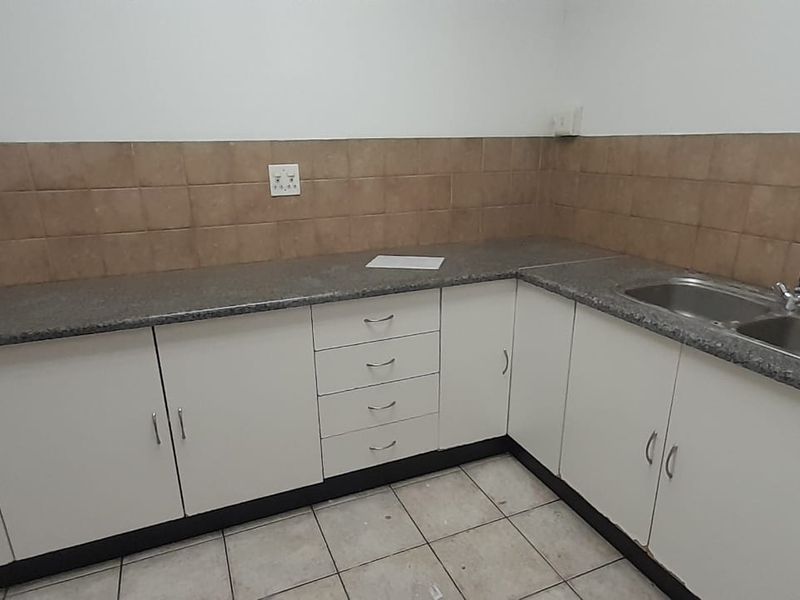 Warehouse and Office Combo Built for Practical Daily Operations, Kyalami - Photo 10