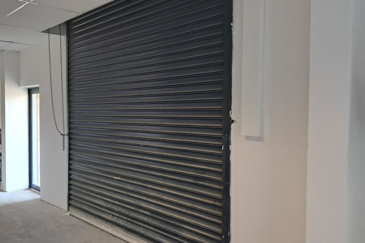 114m2 Warehouse  TO LET in Highveld - Photo 3