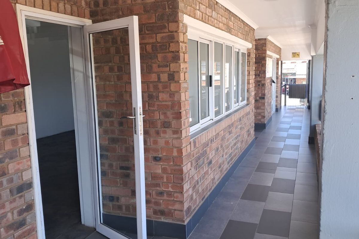 293m2 Office TO LET in Highveld - Photo 2