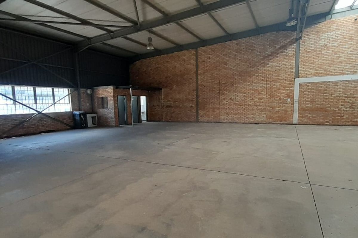 High-Exposure Industrial Unit in Grand Central Park, Midrand - Photo 5