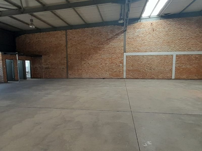 High-Exposure Industrial Unit in Grand Central Park, Midrand - Photo 4