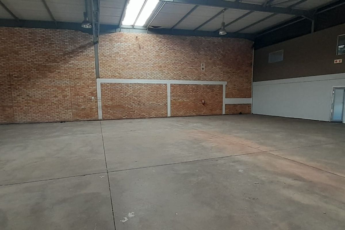 High-Exposure Industrial Unit in Grand Central Park, Midrand - Photo 3