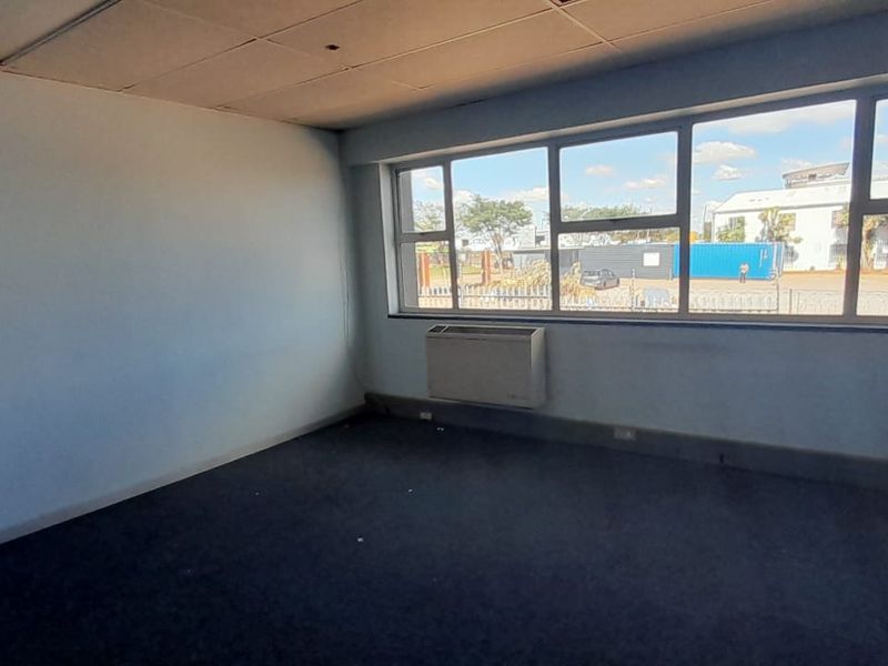 Office and Warehouse Space in a Strategic Midrand Position - Photo 4
