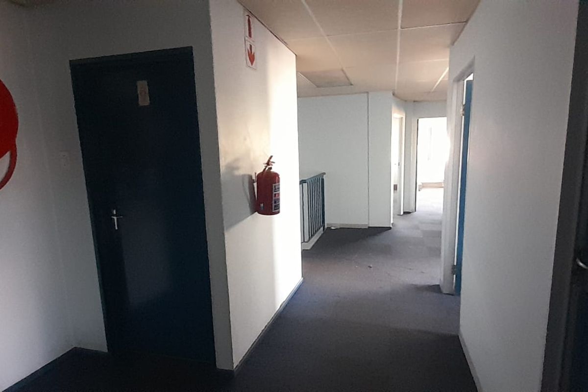 Office and Warehouse Space in a Strategic Midrand Position - Photo 5