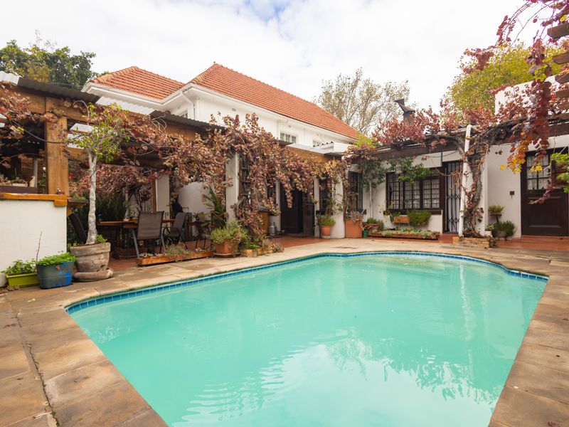 Established Guesthouse with Character, History & Exceptional Potential - Photo 2