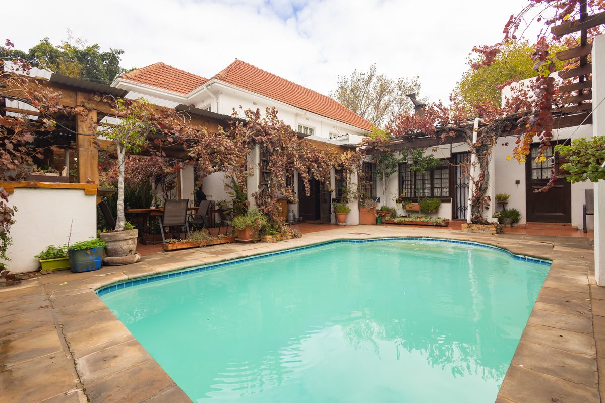 Established Guesthouse with Character, History & Exceptional Potential - Photo 2