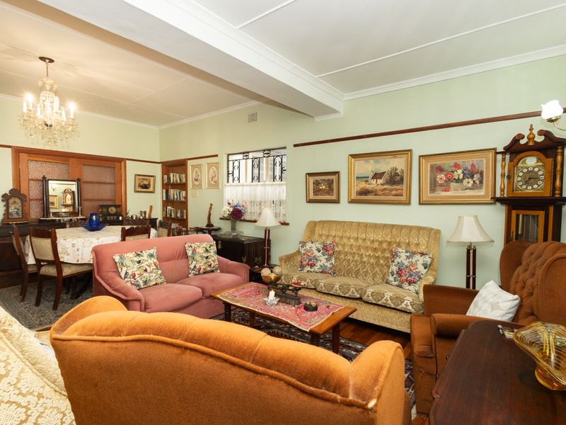 Established Guesthouse with Character, History & Exceptional Potential - Photo 3