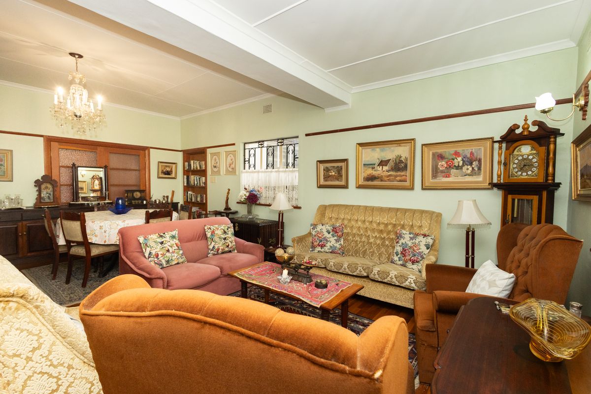 Established Guesthouse with Character, History & Exceptional Potential - Photo 3