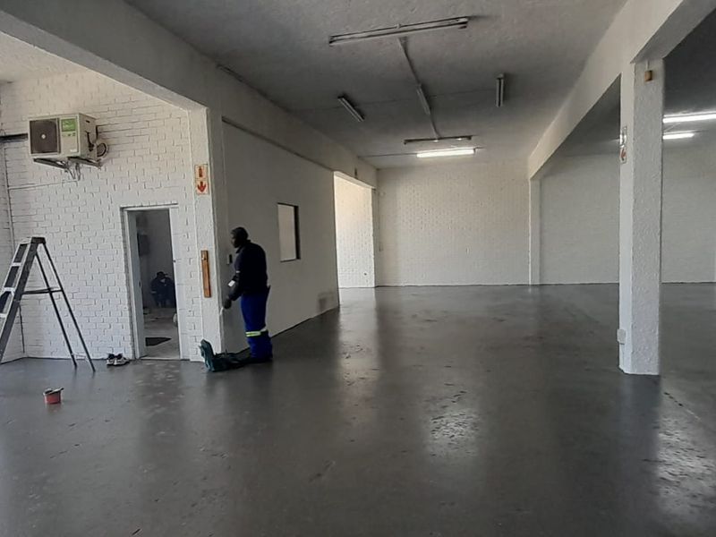 Fresh White Box Warehouse Space Ready for Your Operation in Kyalami - Photo 10