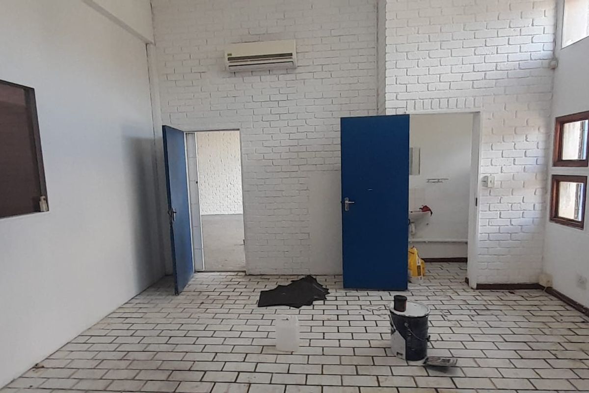 Fresh White Box Warehouse Space Ready for Your Operation in Kyalami - Photo 3