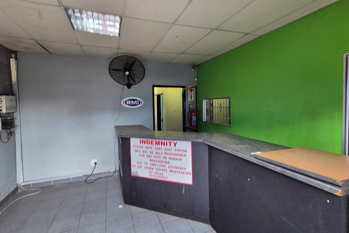 Power-Packed 1,015m2 Freehold Warehouse, Ready for Immediate Occupation, Silverton - Photo 2